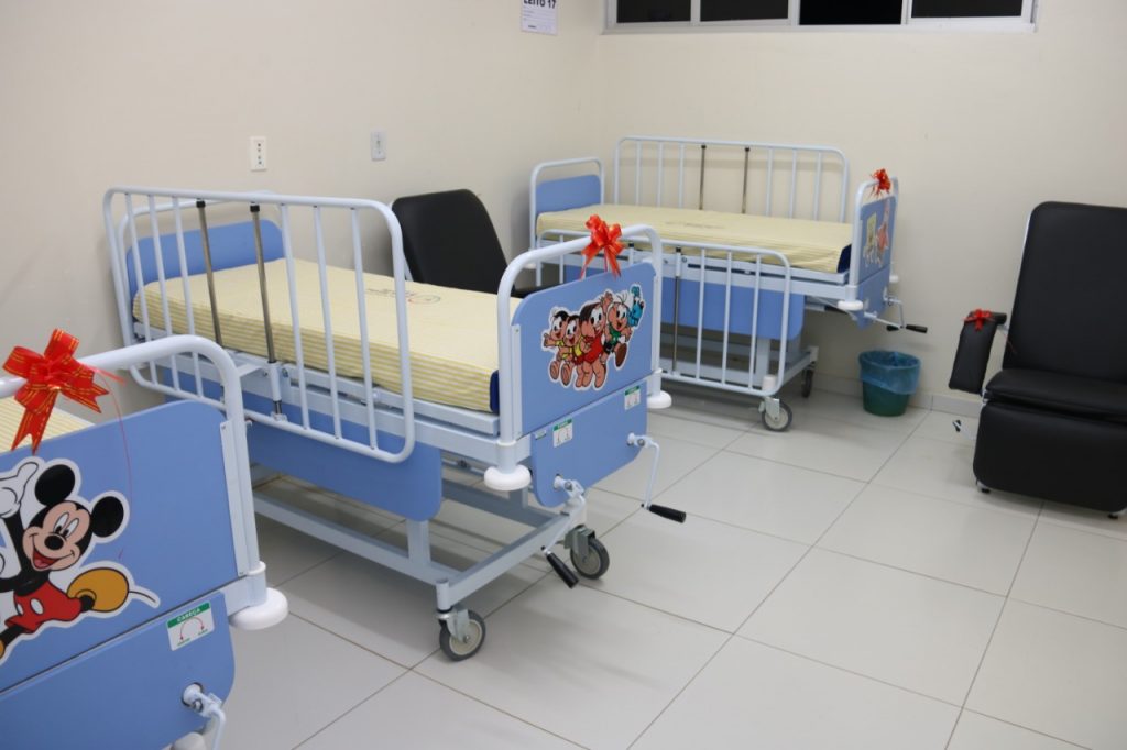 Prefeitura de Água Branca entrega reformas do hospital e matadouro no aniversário da cidade