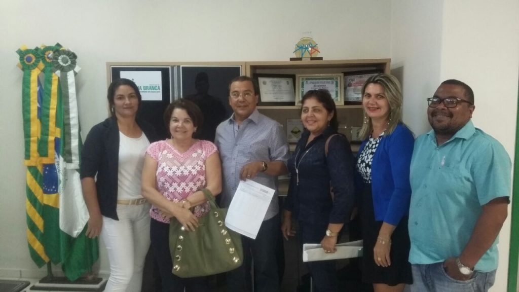 Prefeitura de Água Branca formaliza mais de 450 microempreendedores em 2017 Prefeitura de Água Branca formaliza mais de 450 microempreendedores em 2017