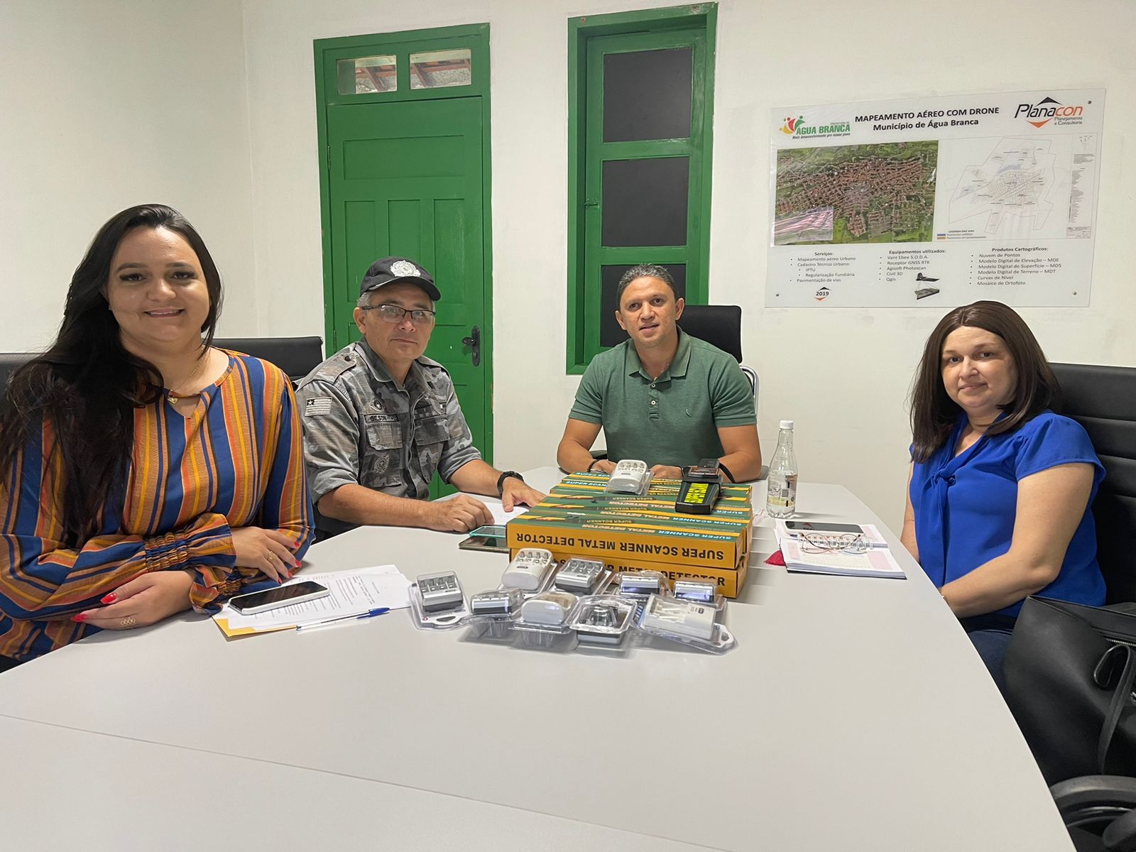 Prefeitura de Água Branca garante mais segurança nas escolas em reunião com a Polícia Militar Prefeitura de Água Branca garante mais segurança nas escolas em reunião com a Polícia Militar