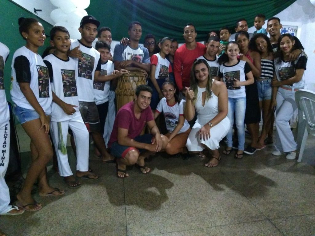 Prefeitura de Água Branca homenageia Amigos da Capoeira e equipe da Dança de Xaxado