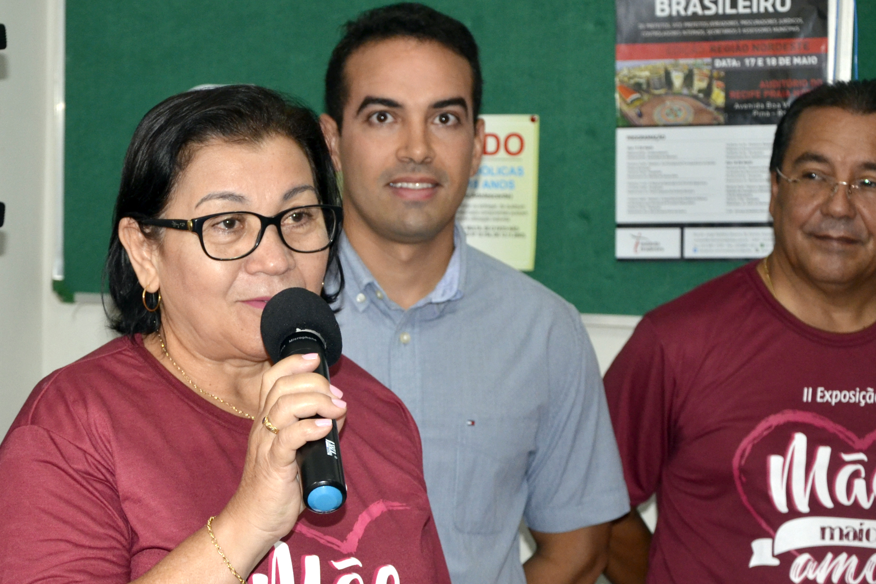 Prefeitura de Água Branca homenageia mães do município em exposição fotográfica