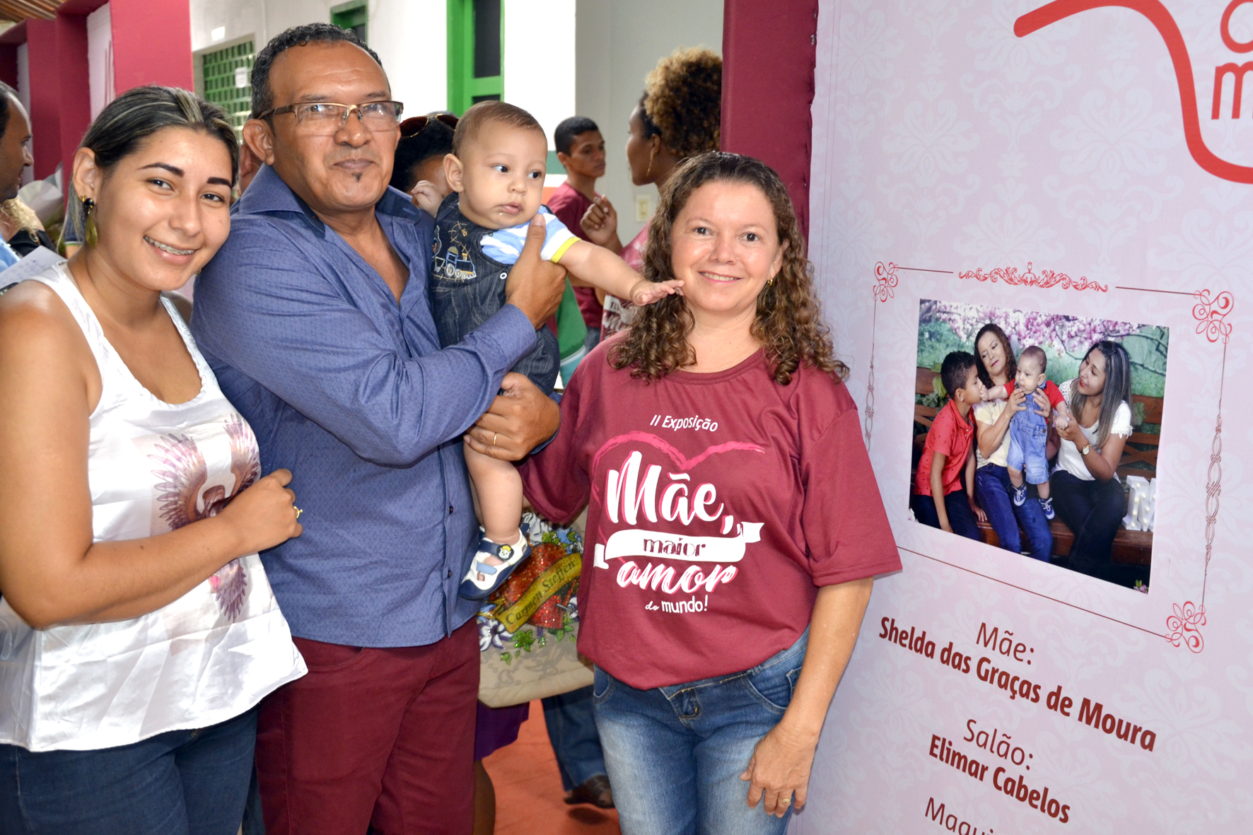 Prefeitura de Água Branca homenageia mães do município em exposição fotográfica