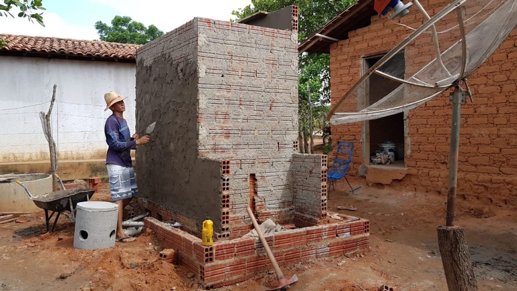 Prefeitura de Água Branca inicia construção de módulos sanitários