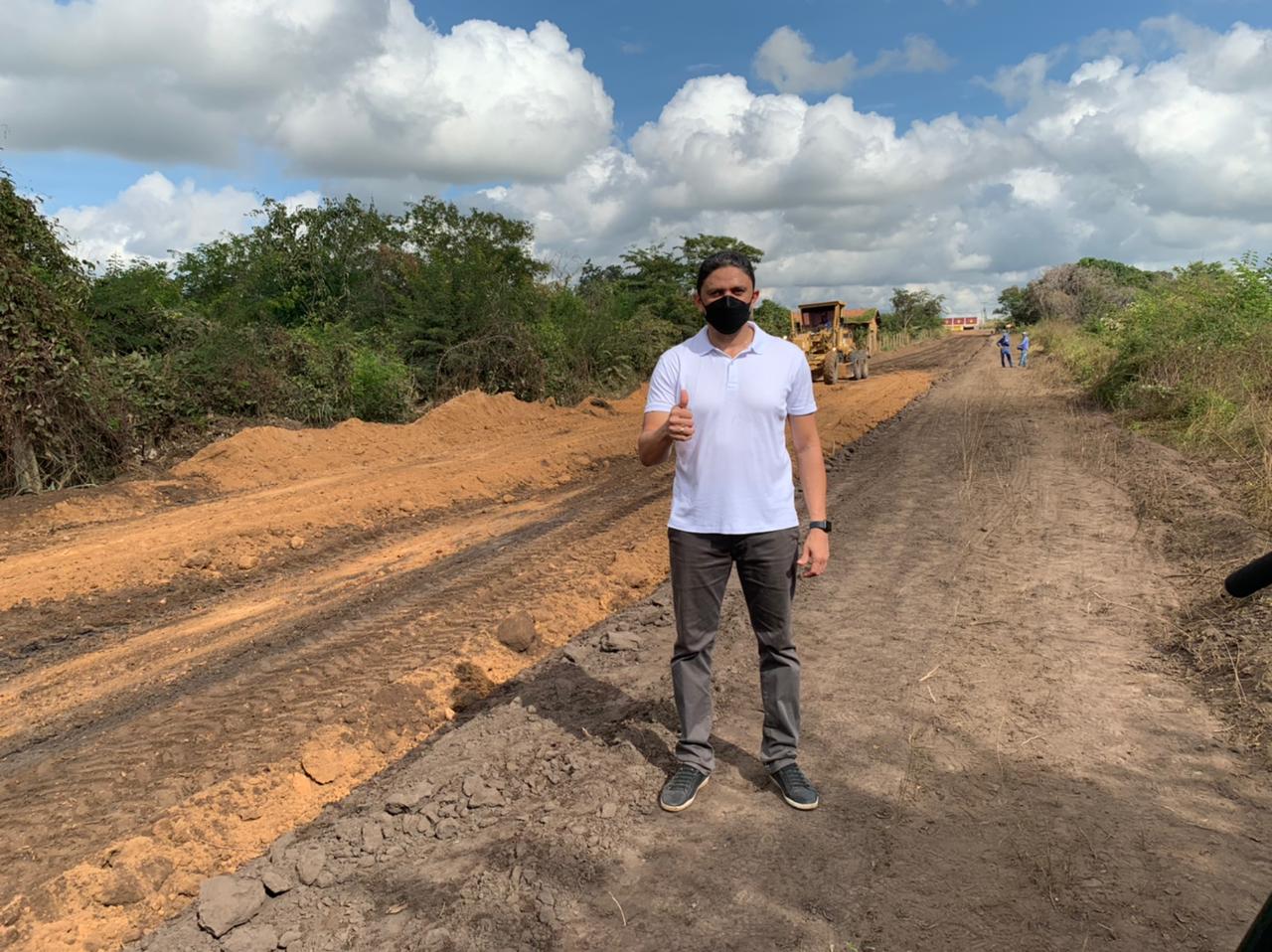 Prefeitura de Água Branca inicia pavimentação na Rua Alto dos Catarinos Prefeitura de Água Branca inicia pavimentação na Rua Alto dos Catarinos