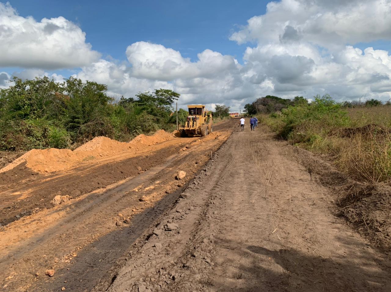 Prefeitura de Água Branca inicia pavimentação na Rua Alto dos Catarinos
