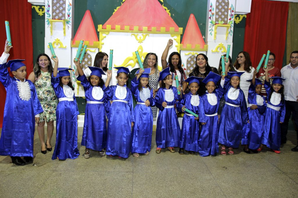 Prefeitura de Água Branca promove formatura do Programa Alfa e Beto de Alfabetização