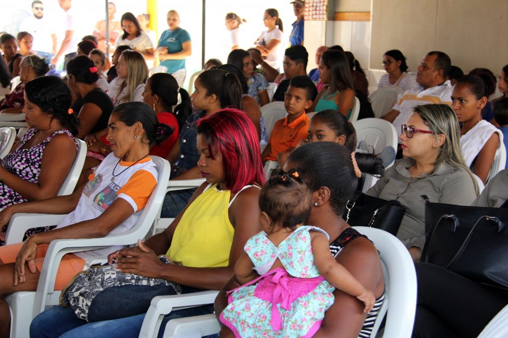 Prefeitura de Água Branca realiza ação social e faz mutirão de serviços para a população Prefeitura de Água Branca realiza ação social e faz mutirão de serviços para a população