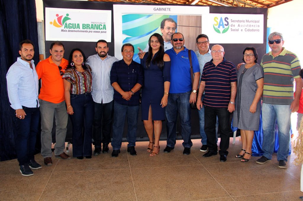 Prefeitura de Água Branca realiza ação social e faz mutirão de serviços para a população