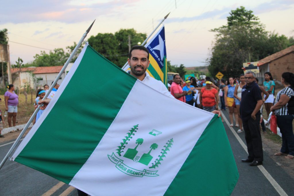 Prefeitura de Água Branca realiza desfile cívico voltado para escolas da zona rural