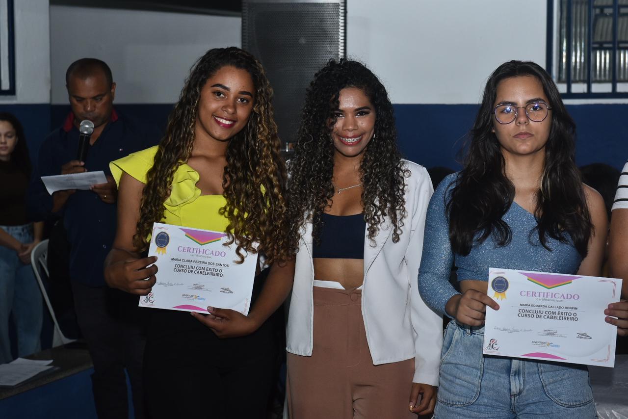 Prefeitura de Água Branca realiza entrega de certificados dos cursos ofertados na Coordenadoria Municipal da Juventude