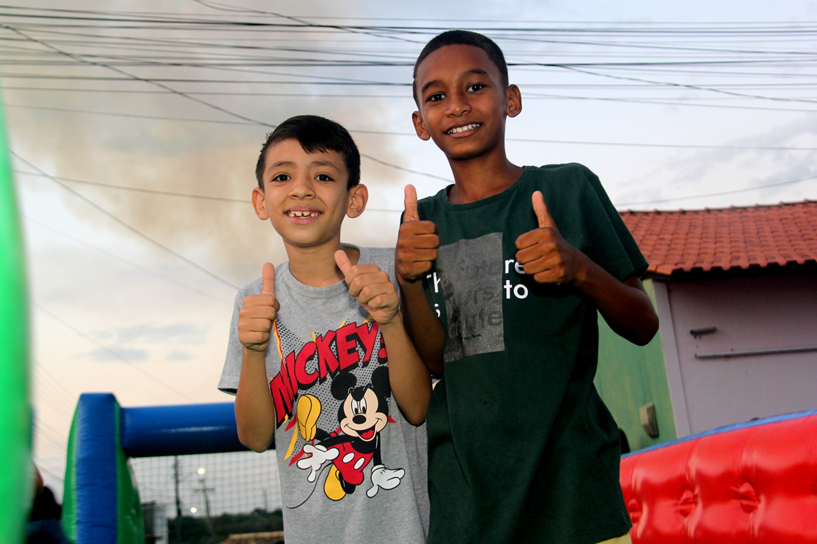Prefeitura de Água Branca realiza festa das crianças na Praça de Eventos Prefeitura de Água Branca realiza festa das crianças na Praça de Eventos