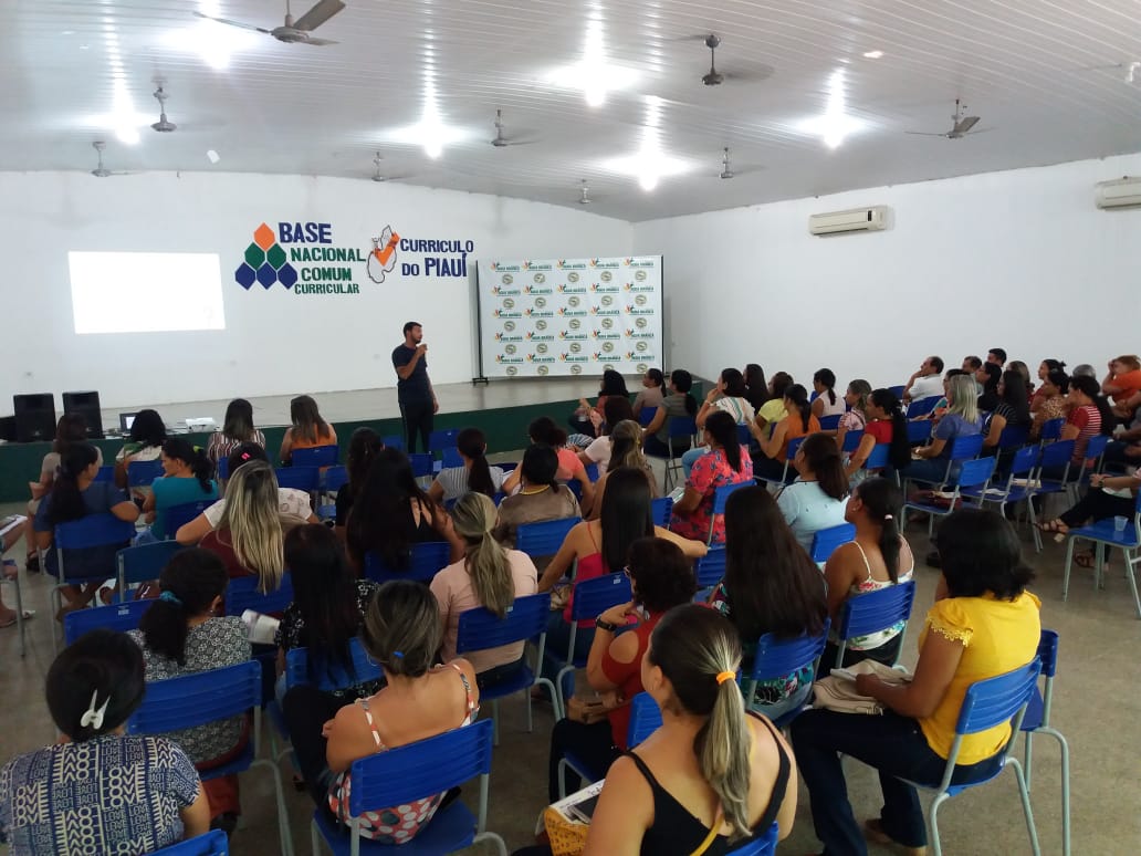 Prefeitura de Água Branca realiza o II Ciclo Formativo da Base Nacional Comum Curricular