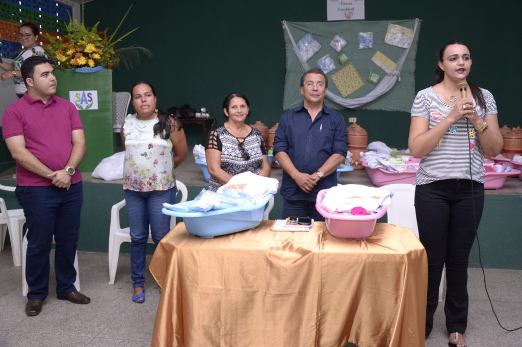 Prefeitura entrega enxovais e produtos às gestantes de Água Branca Prefeitura entrega enxovais e produtos às gestantes de Água Branca