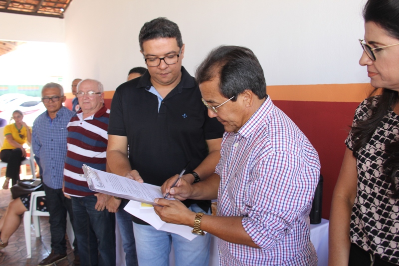 Prefeitura inaugura obras em comemoração aos 64 anos de Água Branca