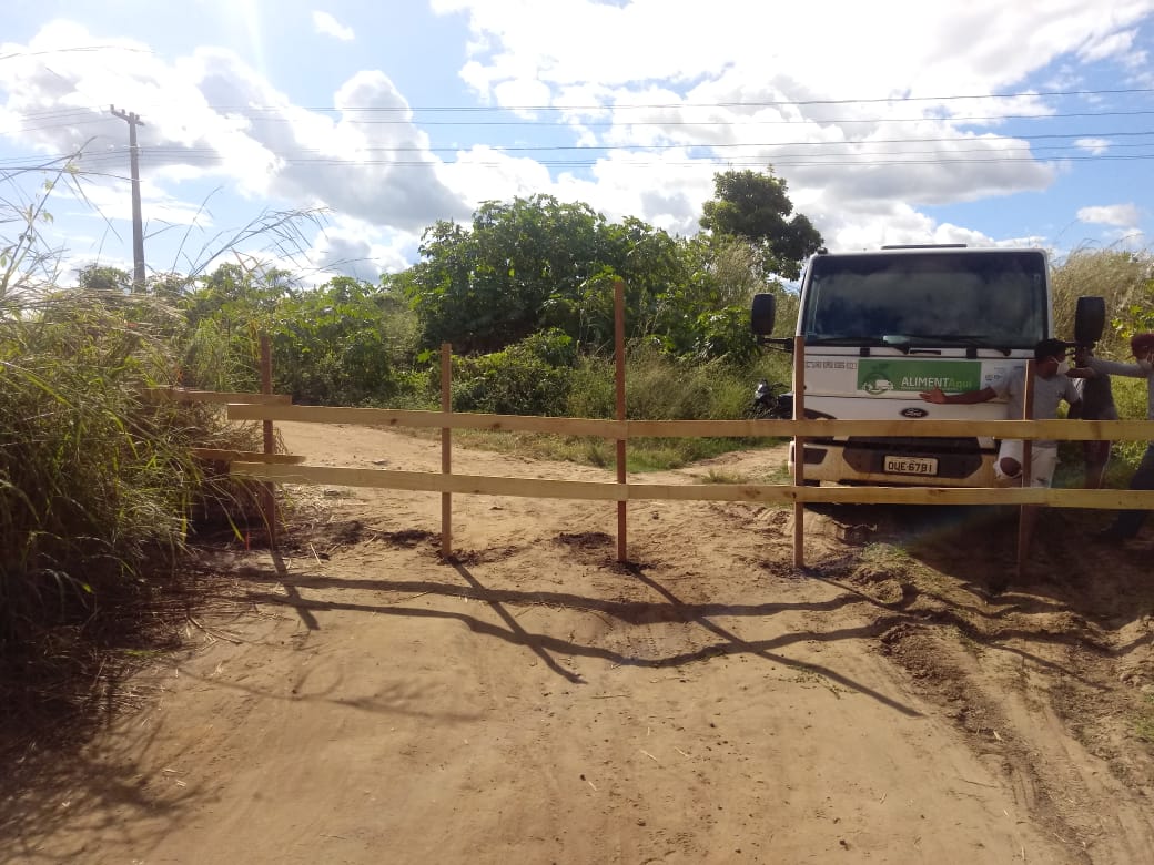 Prefeitura instala barreiras para controlar fluxo de pessoas em Água Branca
