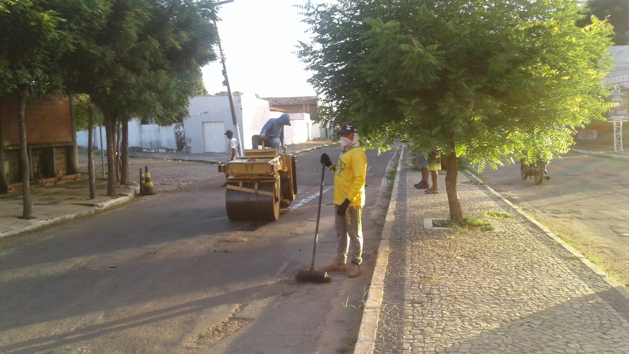 Prefeitura realiza Operação Tapa-Buraco nas avenidas de Água Branca
