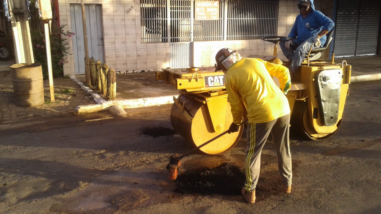 Prefeitura realiza Operação Tapa-Buraco nas avenidas de Água Branca