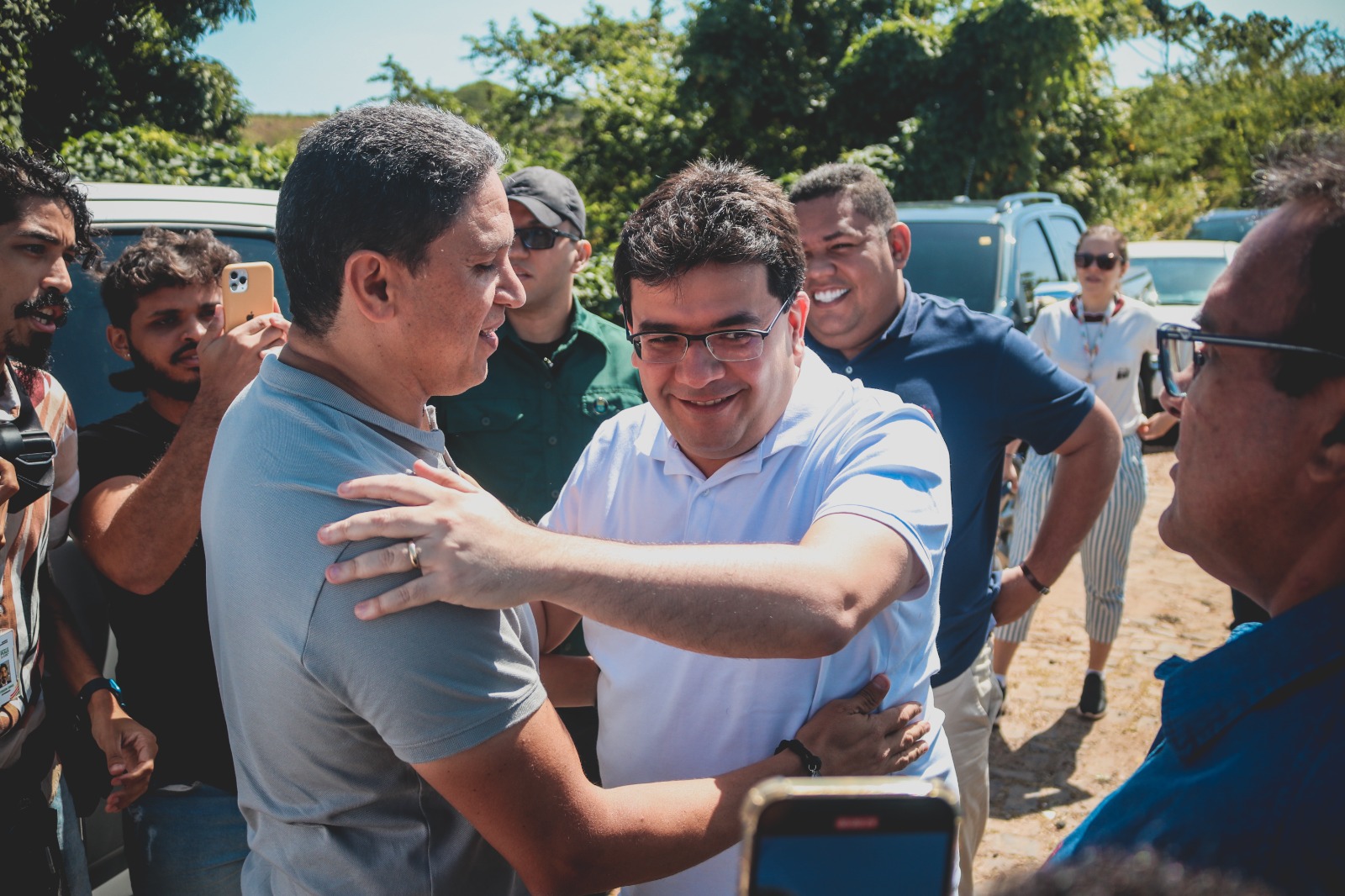 Rafael Fonteles inaugura pavimentação asfáltica da Orla do Açude em Água Branca e anuncia construção da Praça do Pescador