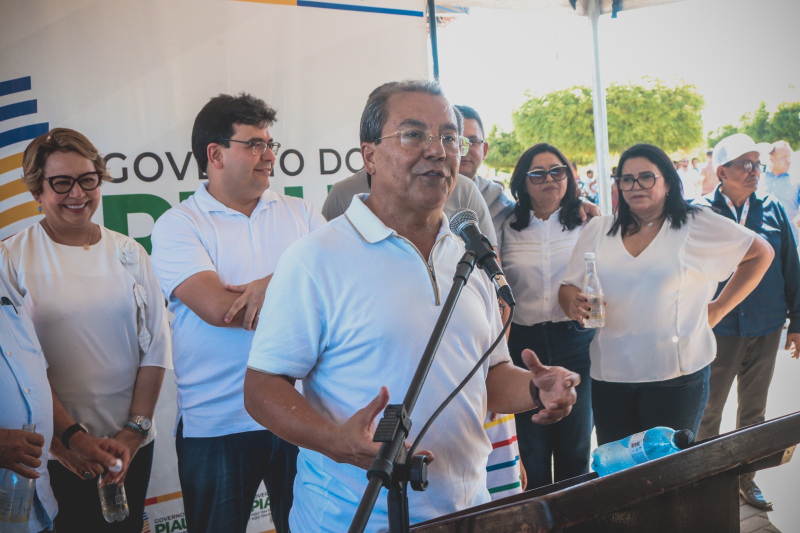 Rafael Fonteles inaugura pavimentação asfáltica da Orla do Açude em Água Branca e anuncia construção da Praça do Pescador