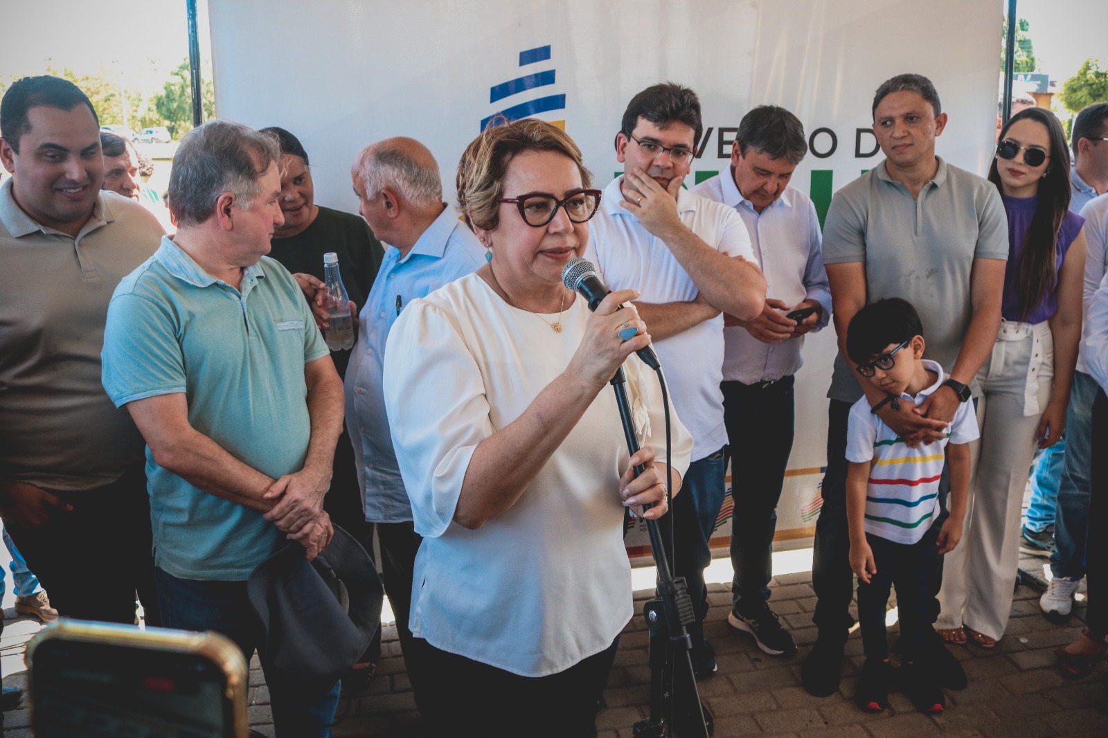 Rafael Fonteles inaugura pavimentação asfáltica da Orla do Açude em Água Branca e anuncia construção da Praça do Pescador