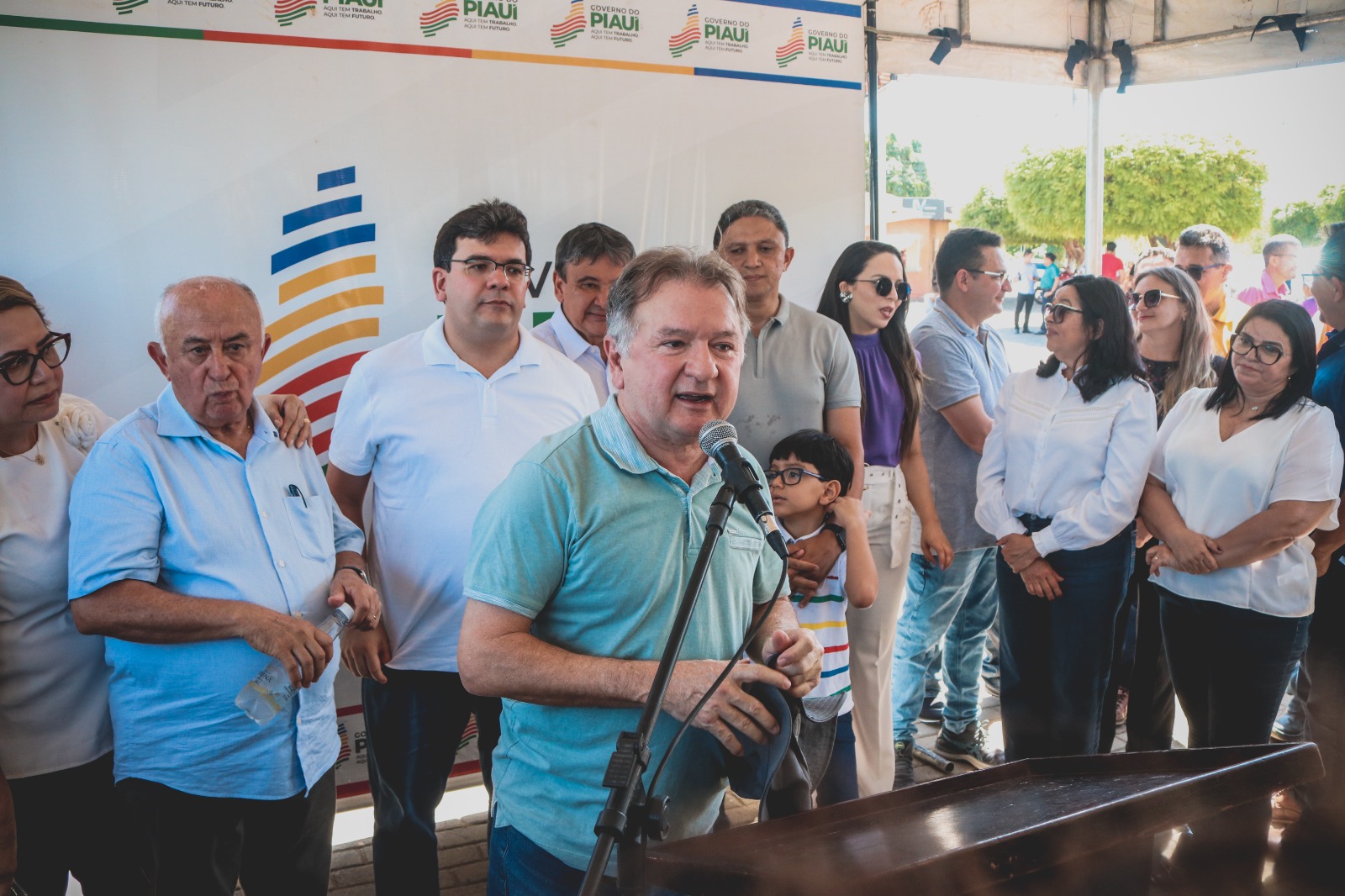 Rafael Fonteles inaugura pavimentação asfáltica da Orla do Açude em Água Branca e anuncia construção da Praça do Pescador