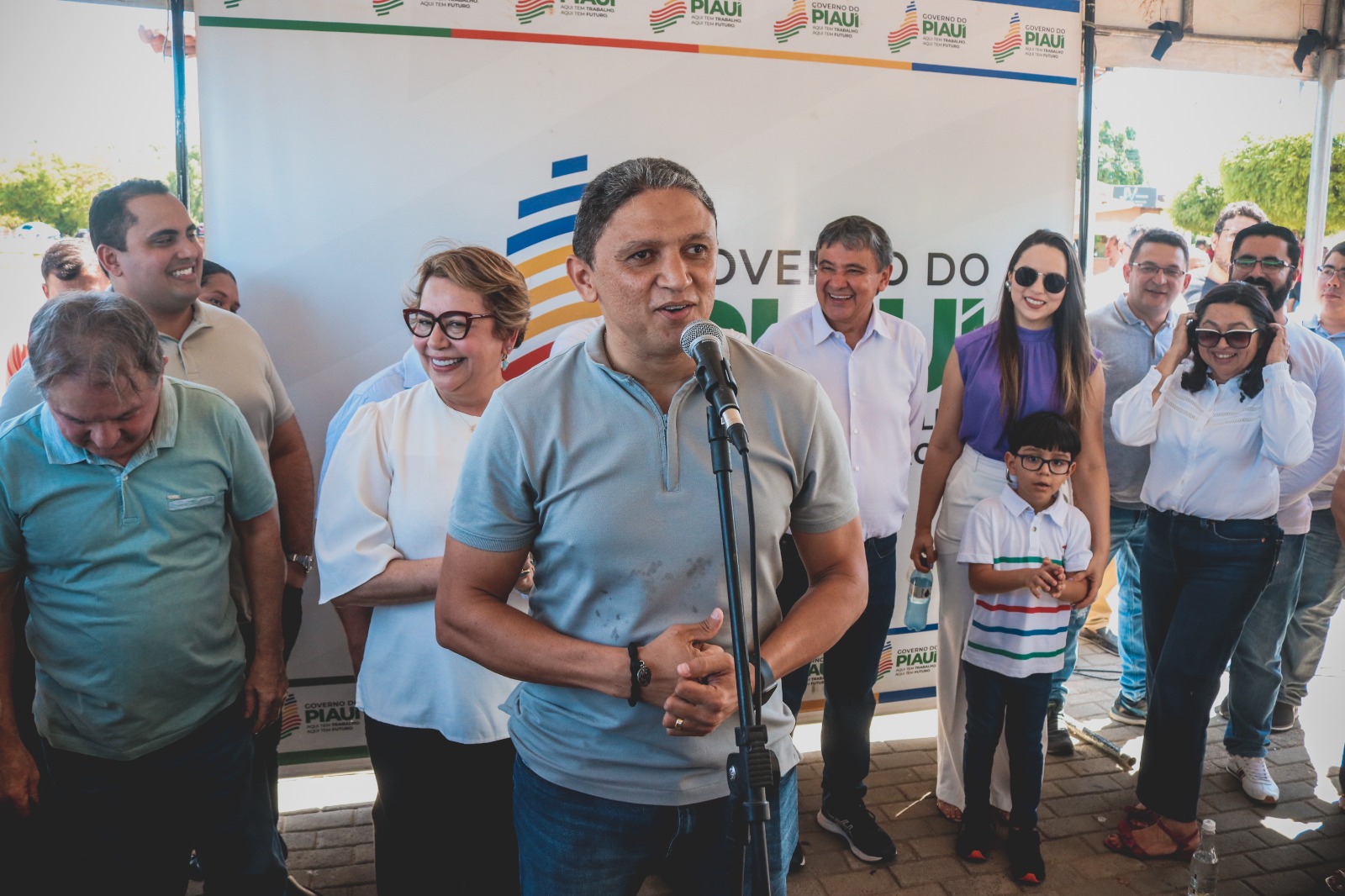 Rafael Fonteles inaugura pavimentação asfáltica da Orla do Açude em Água Branca e anuncia construção da Praça do Pescador