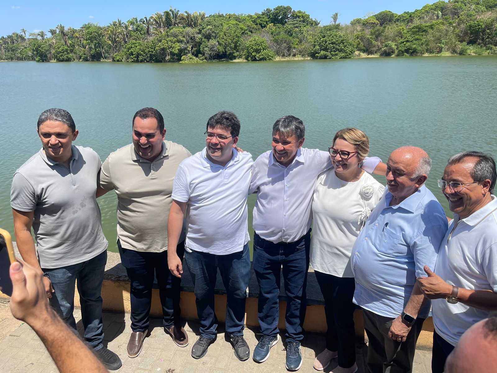 Rafael Fonteles inaugura pavimentação asfáltica da Orla do Açude em Água Branca e anuncia construção da Praça do Pescador