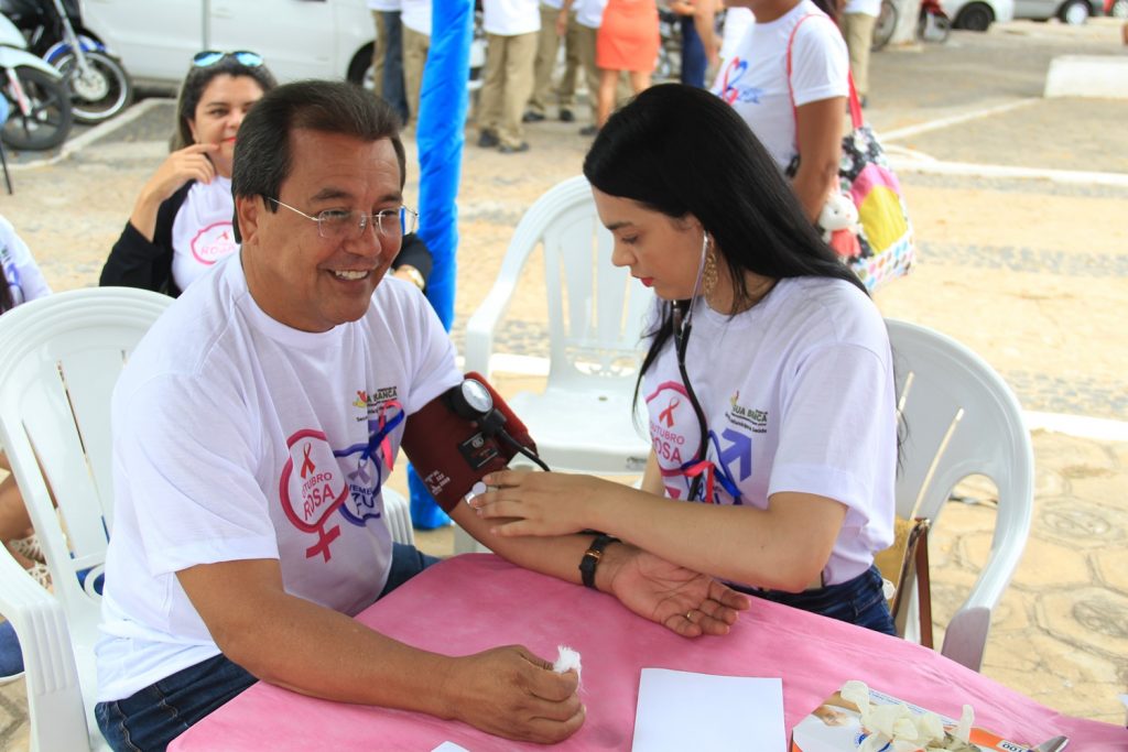 Saúde de Água Branca realiza ação de encerramento do Outubro Rosa