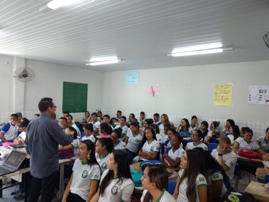 Secretário de Meio Ambiente ministra palestra para alunos de Água Branca Secretário de Meio Ambiente ministra palestra para alunos de Água Branca