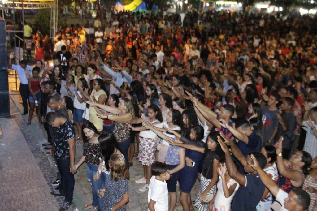 Show Evangélico anima terceira noite da Semana Cultura de Água Branca
