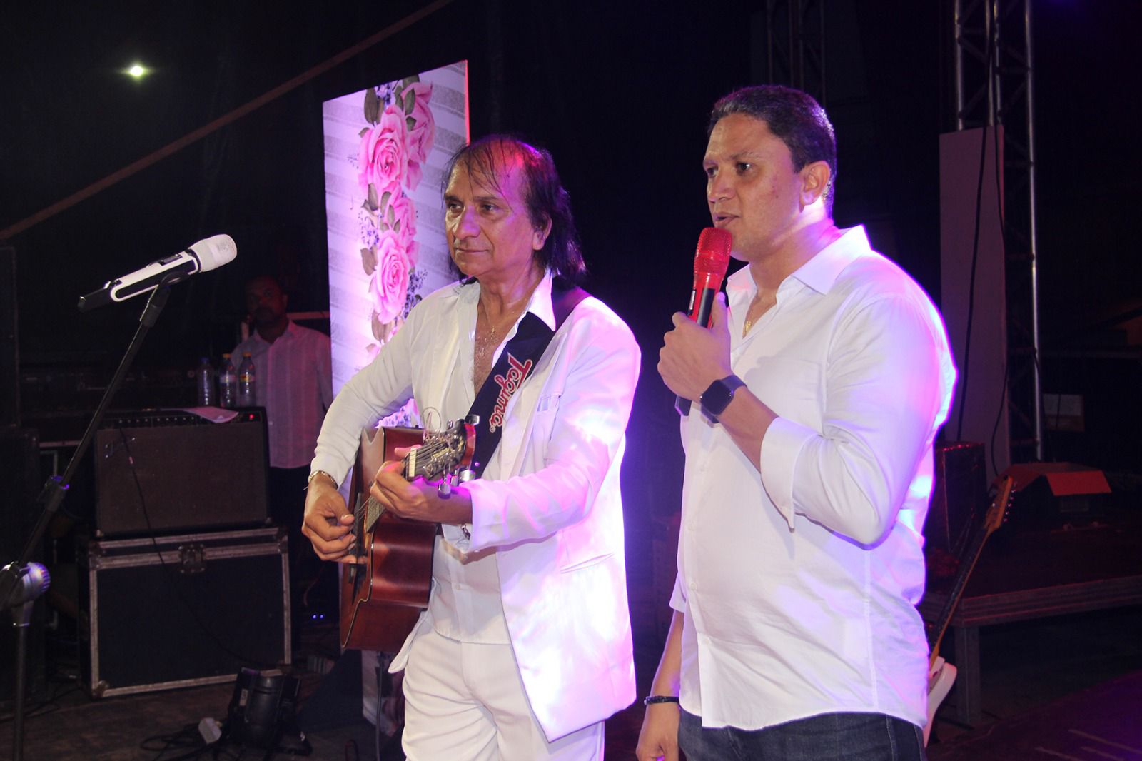 Show musical e sorteio de brindes marcam Festa das Mães em Água Branca