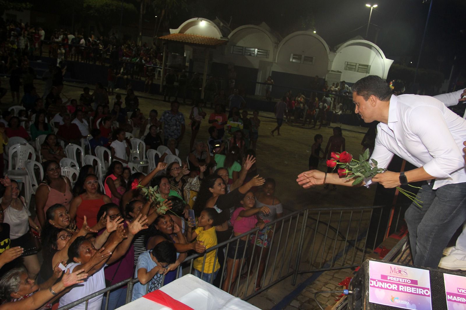 Show musical e sorteio de brindes marcam Festa das Mães em Água Branca