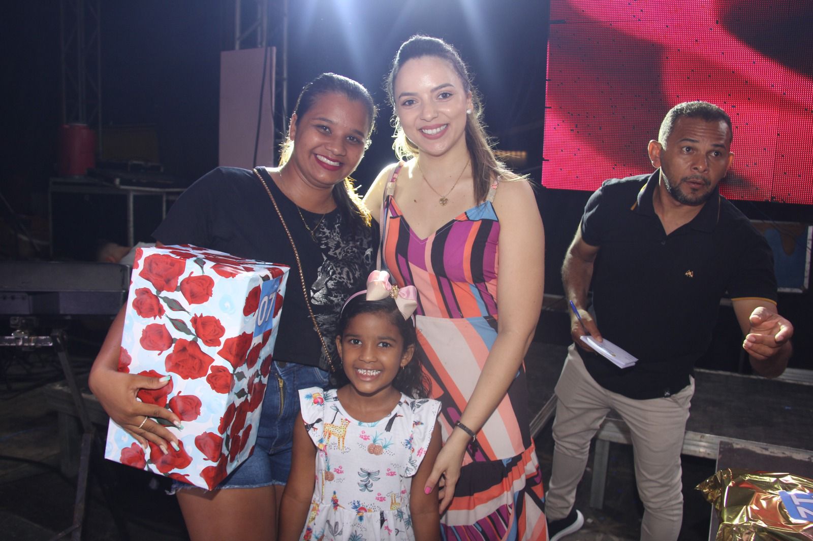 Show musical e sorteio de brindes marcam Festa das Mães em Água Branca