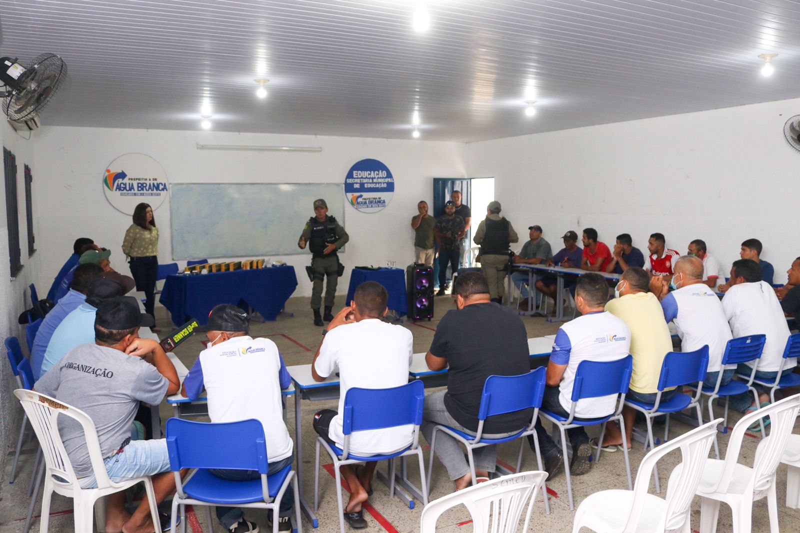 Vigilantes de escolas de Água Branca participam de capacitação ministrada pela Polícia Militar